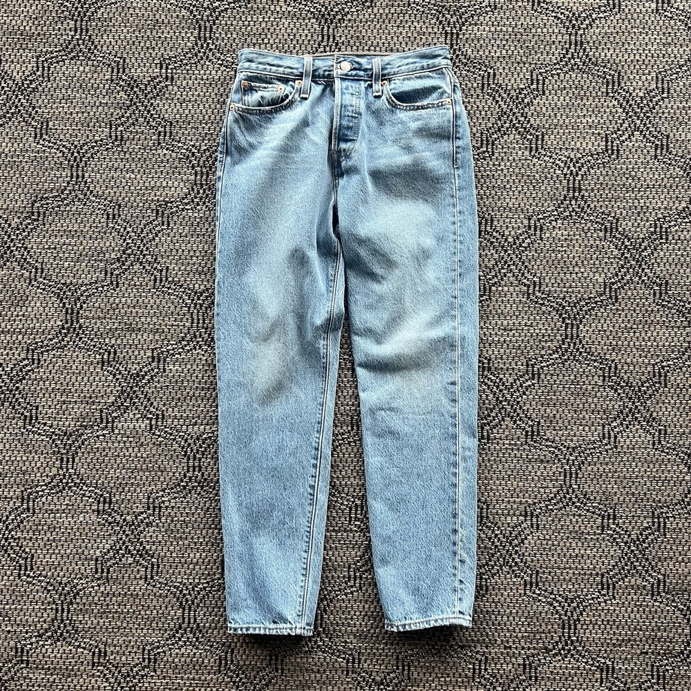 Levis Pants Women's 26 Light Wash Premium Denim Jeans Button Fly Wedgie Fit